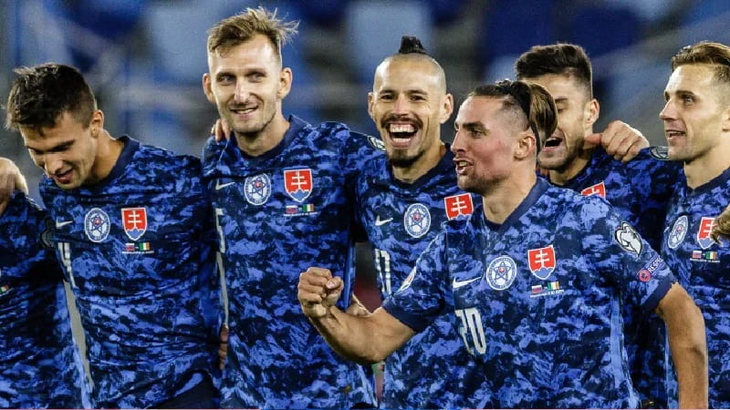 Slovakia vs Azerbaijan: Nỗi lo nơi hàng thủ